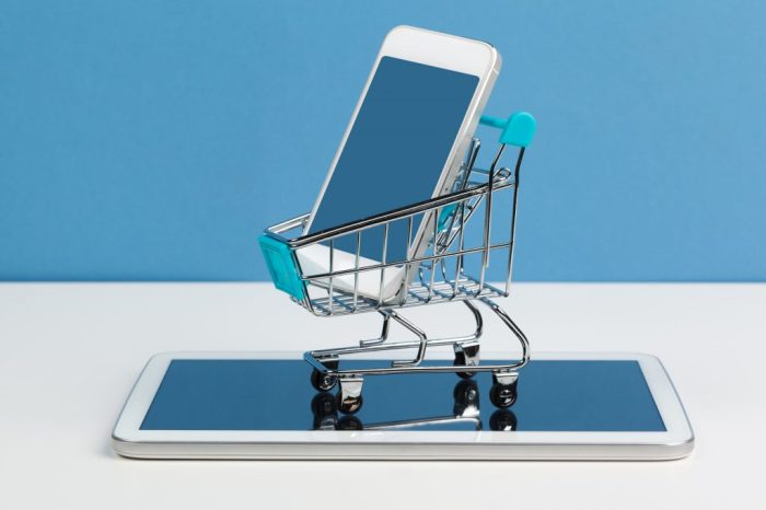 Mengelola Waktu Layar Anak: Tips Menghindari Kecanduan Gadget ... Tips Menghindari Gadget Replika atau Tiruan